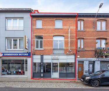 Handelshuis te koop op toplocatie in het centrum van Strombeek-Bever