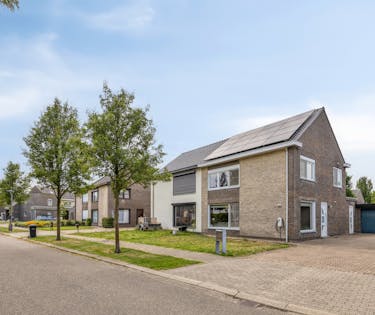 Huis met garage en tuin te koop in Wuustwezel!