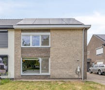 Huis met garage en tuin te koop in Wuustwezel!