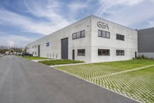 Magazijn met kantoor te huur in Zulte