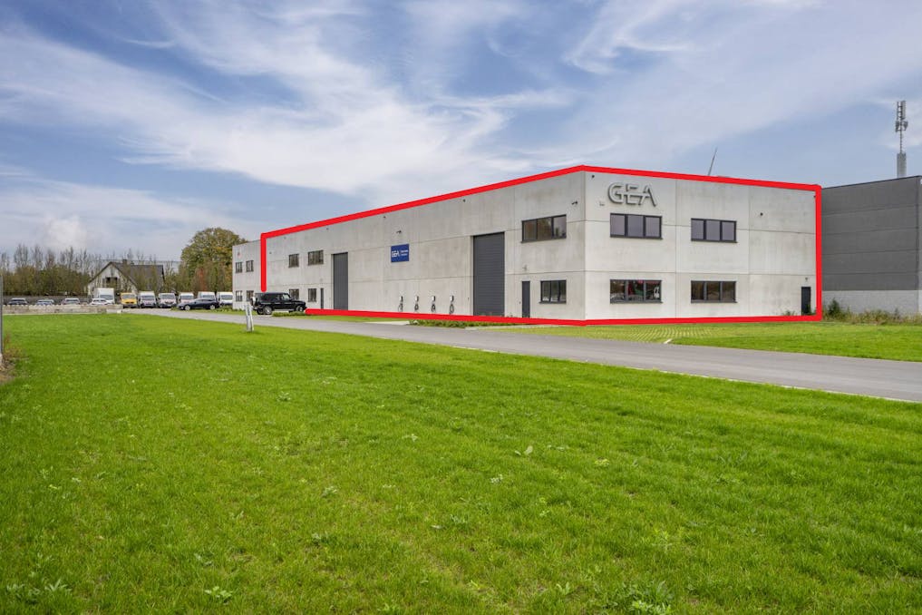 Magazijn met kantoor te huur in Zulte