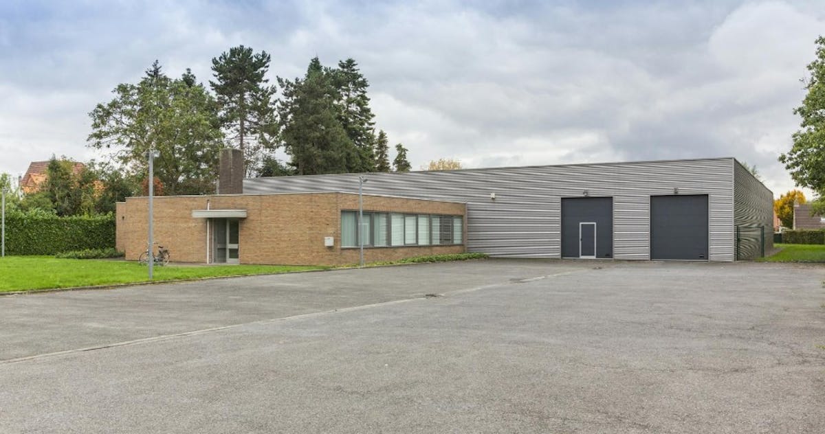 Bedrijfsgebouw te koop in Wevelgem op ca. 5.917 m² grond