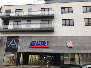 Place de parking + cave