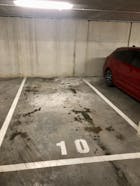 Auderghem : Parking space + cellar