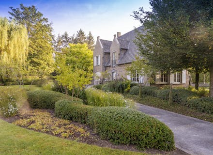 Villa te koop in Roeselare met aangelegde tuin