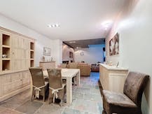 Woning met 5 slaapkamers, garage en terras te huur in centrum Veurne