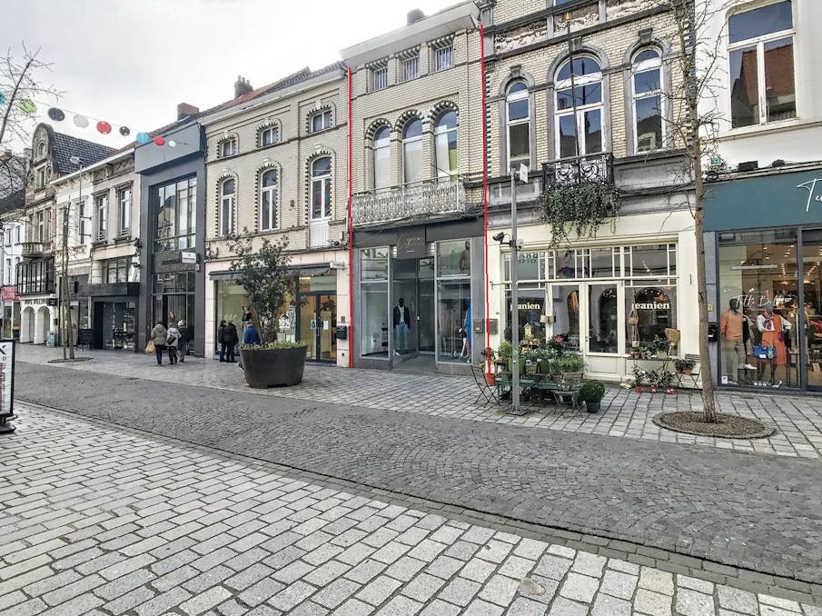 Handelspand te koop in de Ooststraat te Roeselare 