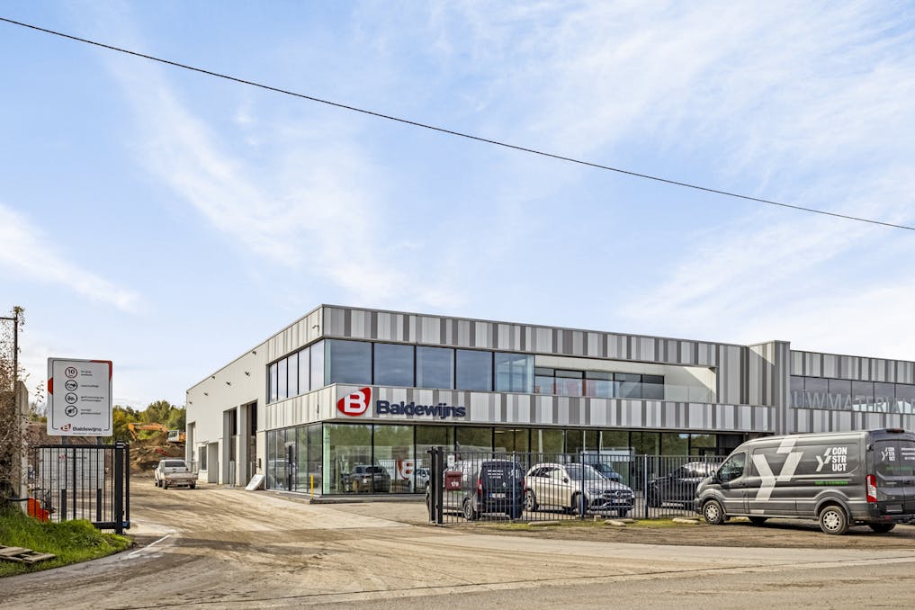 Gelijkvloers kantoor (233 m²) te huur in Stokrooie-Hasselt