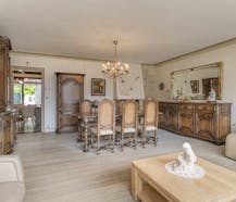 Klassiek en stevig huis met 4 kamers te koop in Waregem
