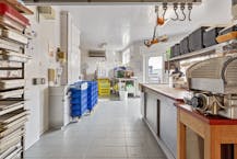 Winkel met woonst  te koop met atelier in Ruddervoorde