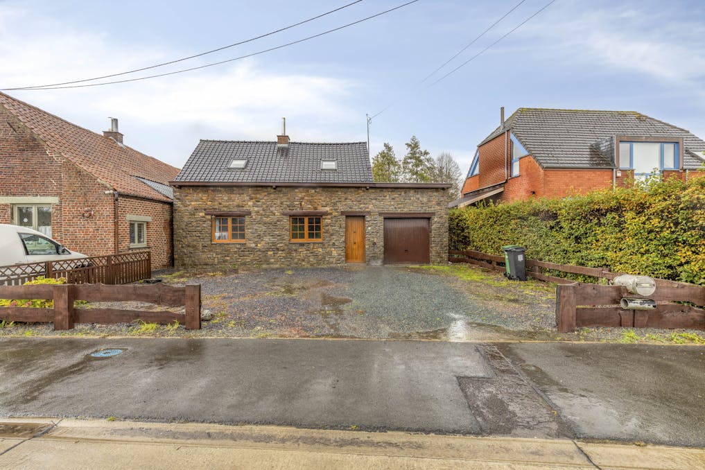 Spacious, move-in ready house for sale in Pajottegem