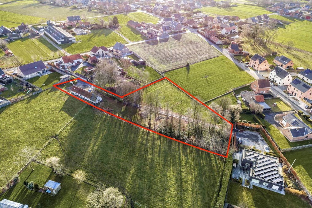 Landelijk gelegen huis met veel potentieel in Ruddervoorde