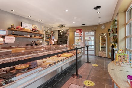 Handelspand met woonst te koop Menen