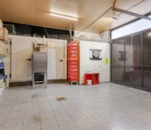 Handelspand met woonst te koop in centrum Menen