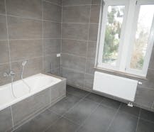 MONTGOMERY : Spacieux appartement d'une chambre (90 m²) avec jardin.