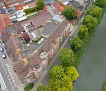 Appartement aan het water te koop met 2 slaapkamers en garage!