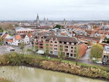 Appartement aan het water te koop met 2 slaapkamers en garage! 
