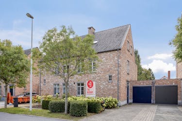 Huis met 3 slaapkamers en garage te koop in Kapellen