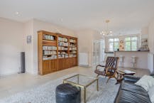 Huis met 3 slaapkamers en garage te koop in Kapellen