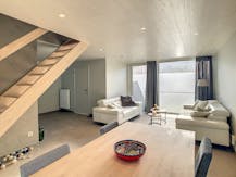 Vernieuwde woning met garage en tuin in Vleteren