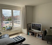Prêt à emménager, appartement récent de 2 chambres avec vue dégagée
