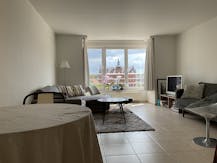 Prêt à emménager, appartement récent de 2 chambres avec vue dégagée