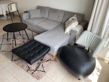 Prêt à emménager, appartement récent de 2 chambres avec vue dégagée