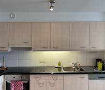Prêt à emménager, appartement récent de 2 chambres avec vue dégagée
