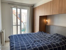 Prêt à emménager, appartement récent de 2 chambres avec vue dégagée