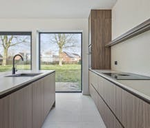 Moderne woning in rust en natuur