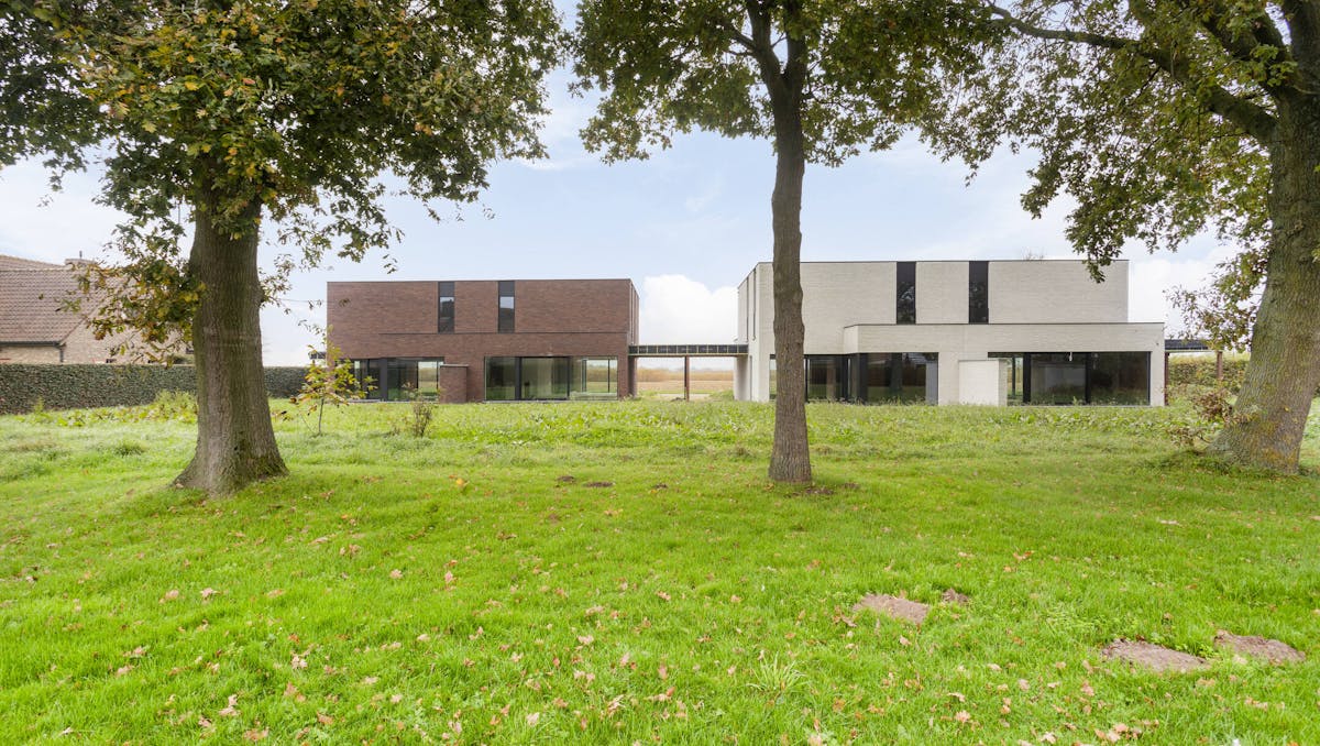 Moderne woning in rust en natuur