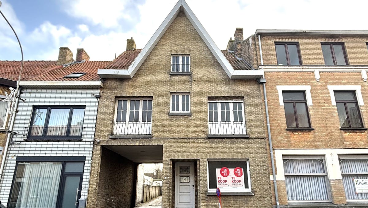 Totaal te renoveren huis vlakbij het centrum in De Panne