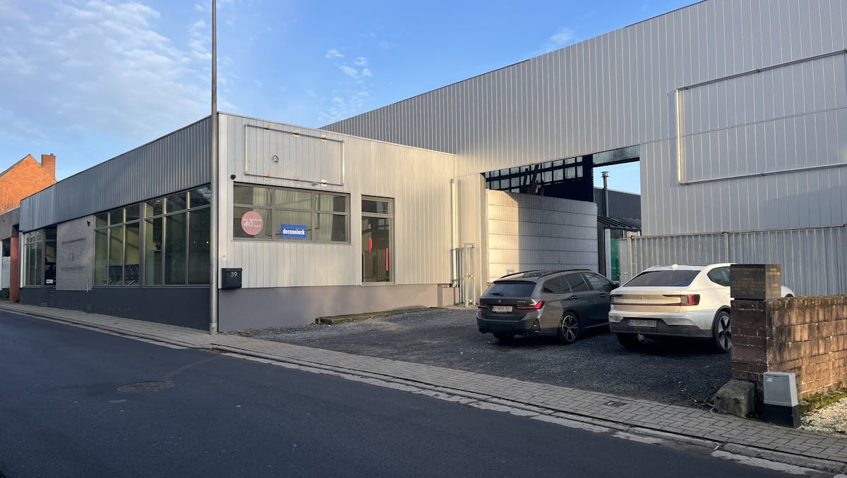 Magazijn van ca. 800 m² te huur in Oudenaarde nabij de N60