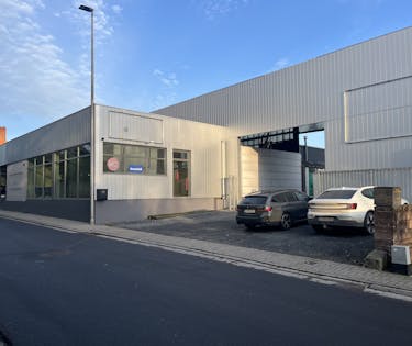 Magazijn van ca. 800 m² te huur in Oudenaarde nabij de N60