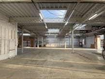 Magazijn van ca. 800 m² te huur in Oudenaarde nabij de N60