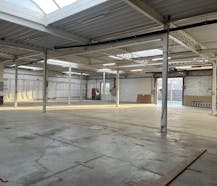 Magazijn van ca. 800 m² te huur in Oudenaarde nabij de N60