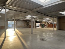 Magazijn van ca. 800 m² te huur in Oudenaarde nabij de N60