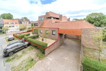 Kantoor/praktijkruimte en tuin te Koksijde.