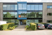 Kantoren (1.200 m²) met goede zichtbaarheid vanaf E40 te Melle