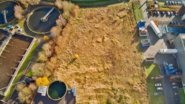 Nieuw te bouwen industriële hal met kantoren te Aalter.