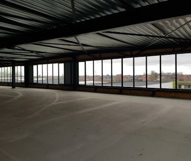 Casco kantoor (450 m²) te Zwevezele, afwerking op maat bespreekbaar!