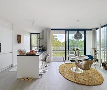 Appartement met twee slaapkamers en garage te huur in Brugge