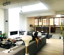 Open en lichtrijk 3-kamer loft te huur in Molenbeek