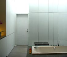 Open en lichtrijk 3-kamer loft te huur in Molenbeek