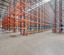 Bâtiment d'affaires multifonctionnel à louer à Waregem