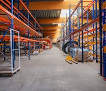 Magazijn (1.600 m²) met showroom te koop in Wetteren