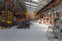 Magazijn (600 m²) te huur langs de R4 te Gent