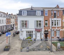 Karaktervolle driegevelwoning met commerciële ruimte in hartje Vilvoorde