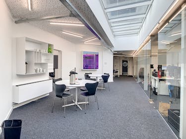 Instapklaar kantoor van ca. 21,62m² in 3koningen Torhout