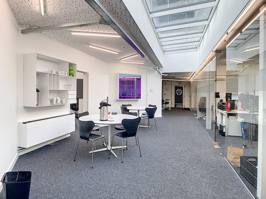 Instapklaar kantoor van ca. 21,62m² in 3koningen Torhout